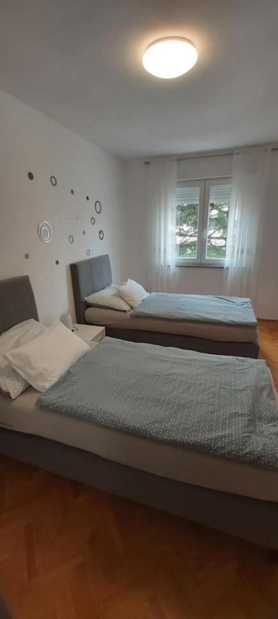 Apartman Val Pula Buitenkant foto